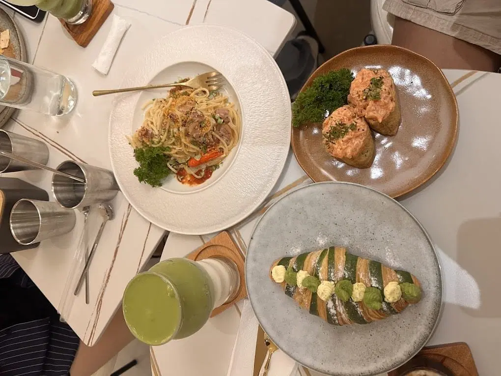 Claré Cake Bake & Brunch