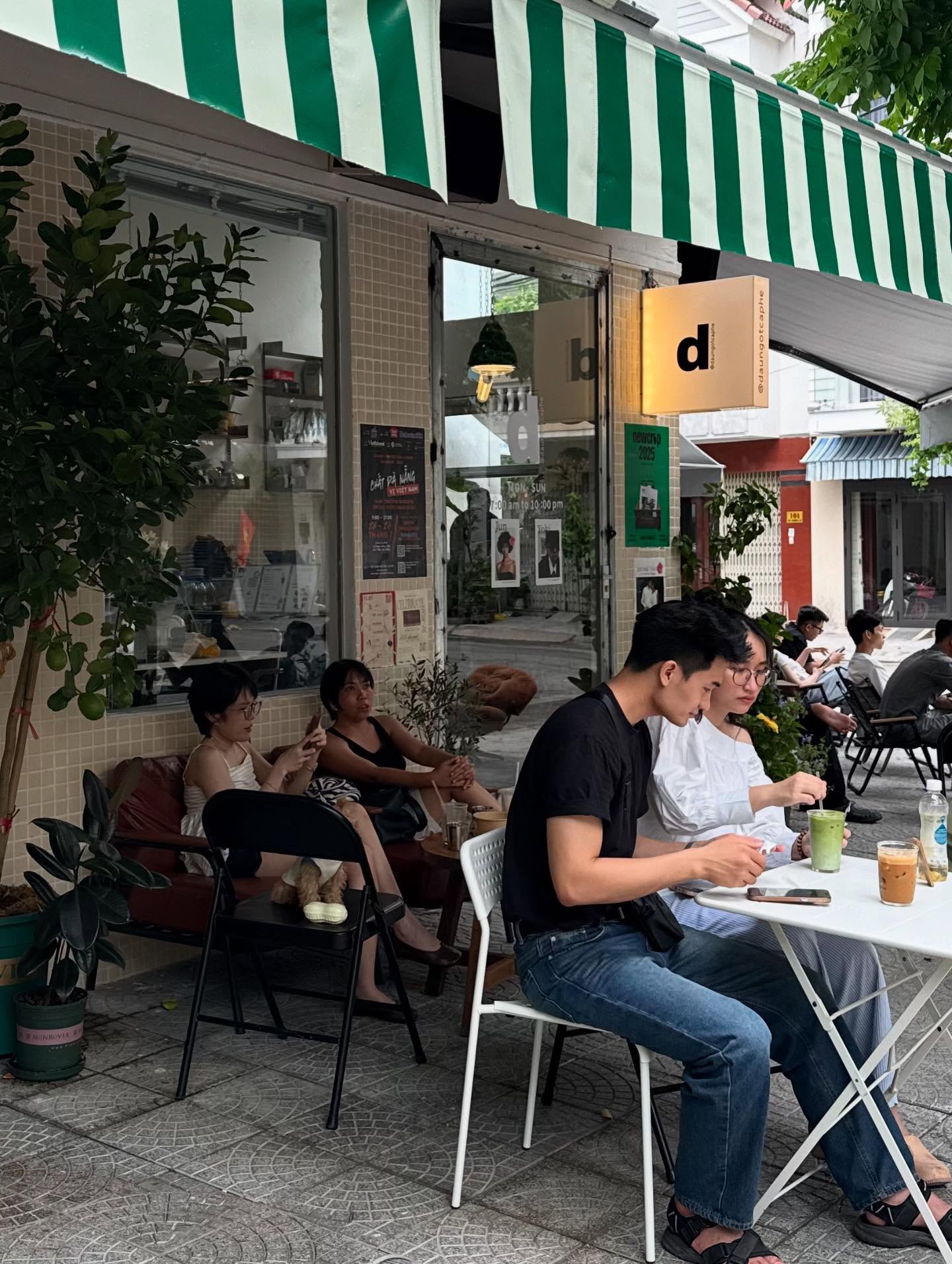 Dâu Ngọt Cà Phê