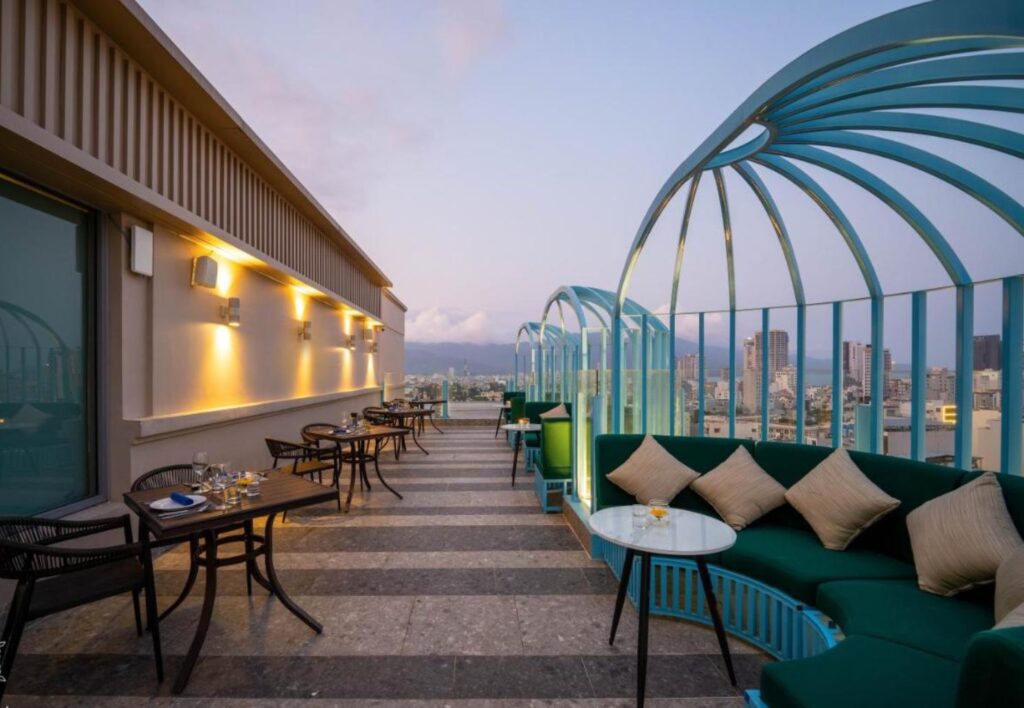 khách sạn đường Phạm Văn Đồng Đà Nẵng