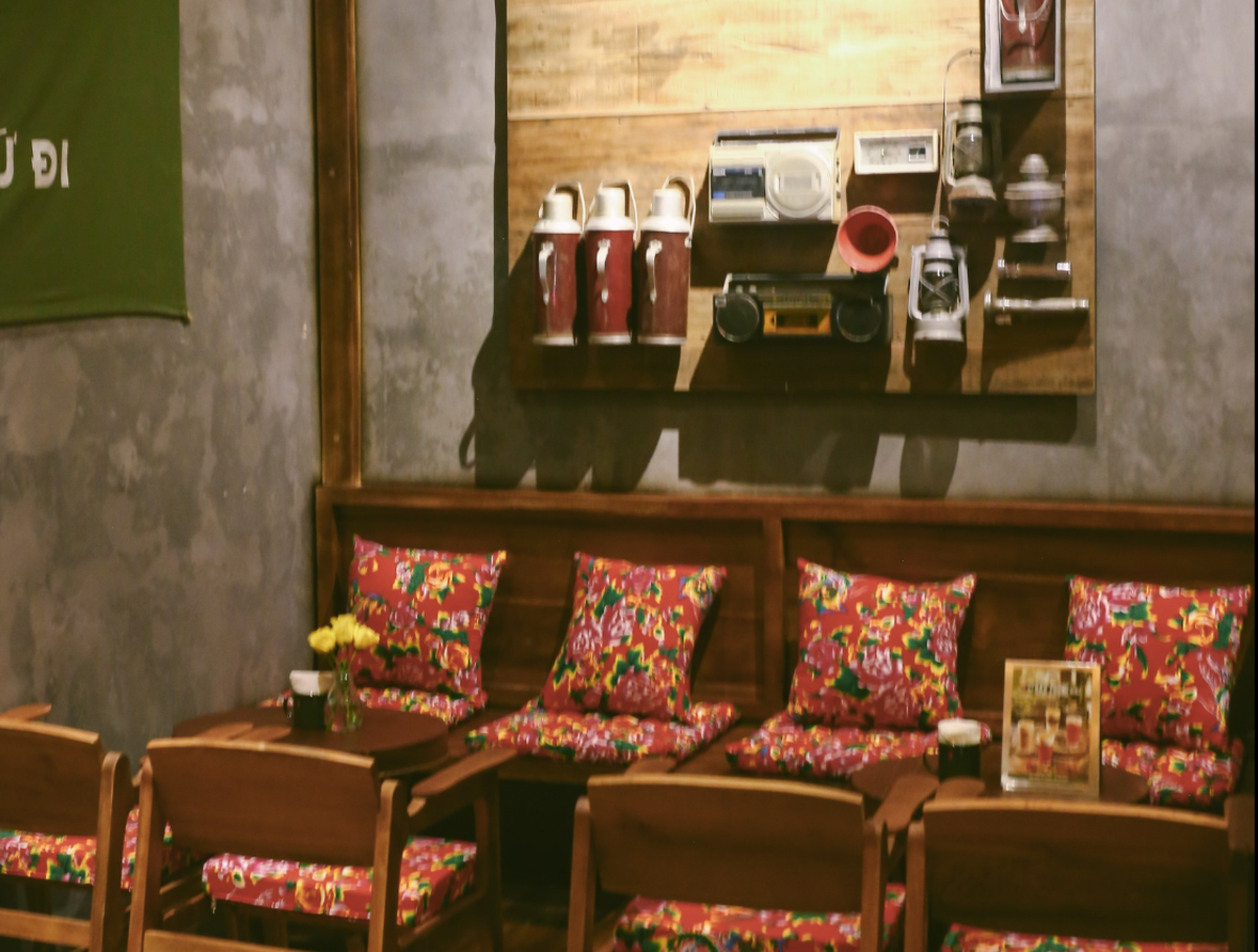 Cộng Cà Phê là quán cafe vintage ở Đà Nẵng có không gian đậm chất retro pha chút hoài cổ Việt Nam