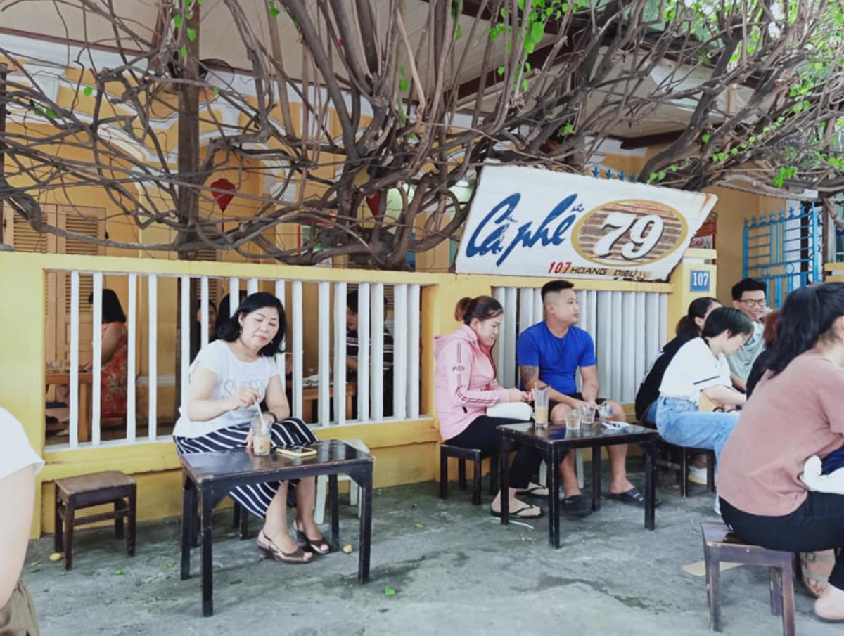 Cafe 79 ra đời từ năm 1989, quán mang phong cách vintage cổ điển