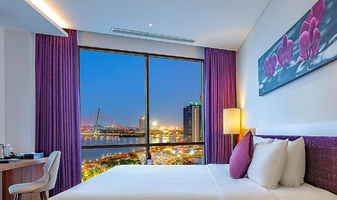 Điểm nhấn của khách sạn là thiết kế hiện đại pha chút cổ điển châu Âu