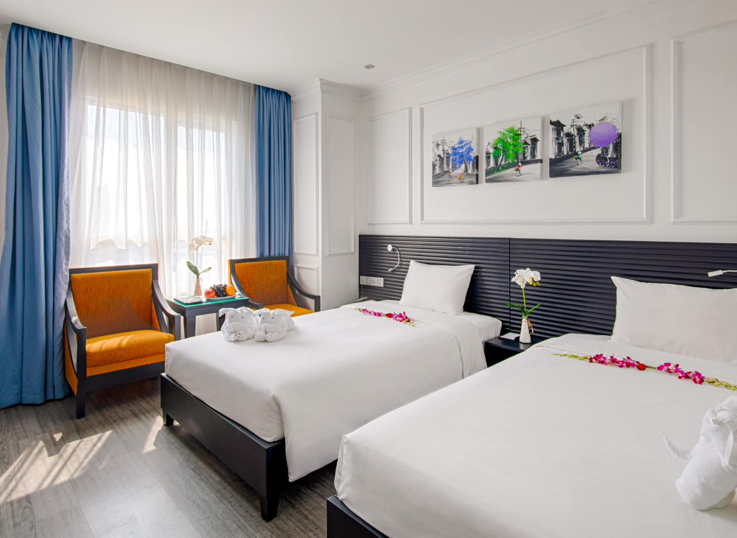 Khách sạn thu hút bởi thiết kế tối giản nhưng vẫn nổi bật nhờ đường nét thanh thoát