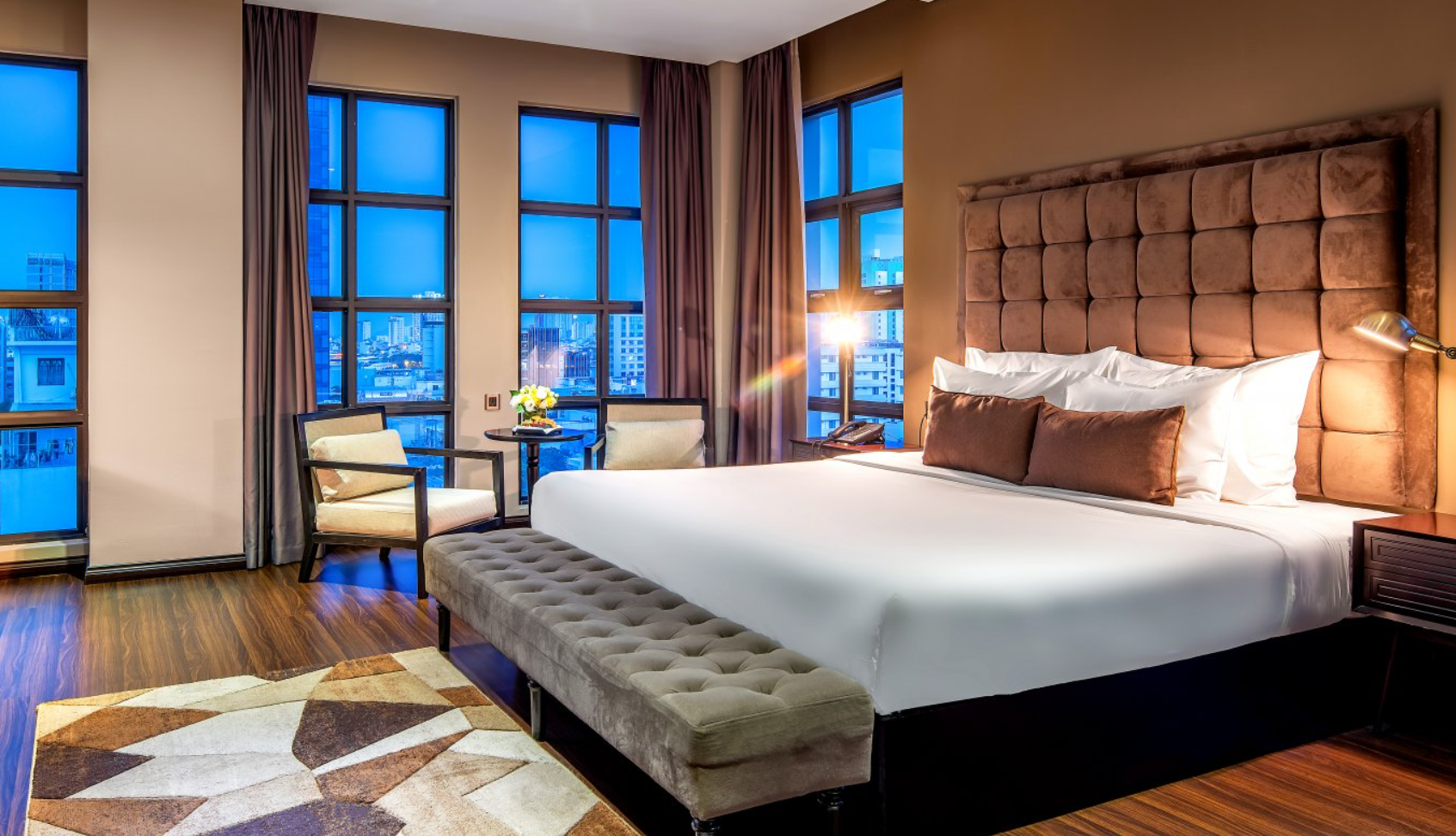 Sanouva Đà Nẵng Hotel gây ấn tượng với phong cách thiết kế hiện đại xen lẫn nét Á Đông tinh tế