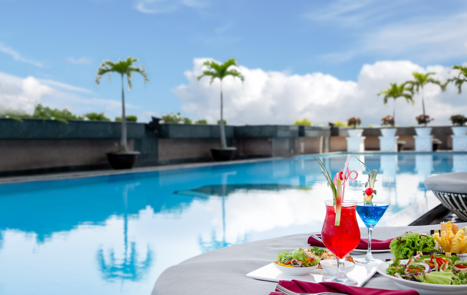 Mường Thanh Luxury Sông Hàn sở hữu đầy đủ tiện nghi cao cấp như hồ bơi ngoài trời