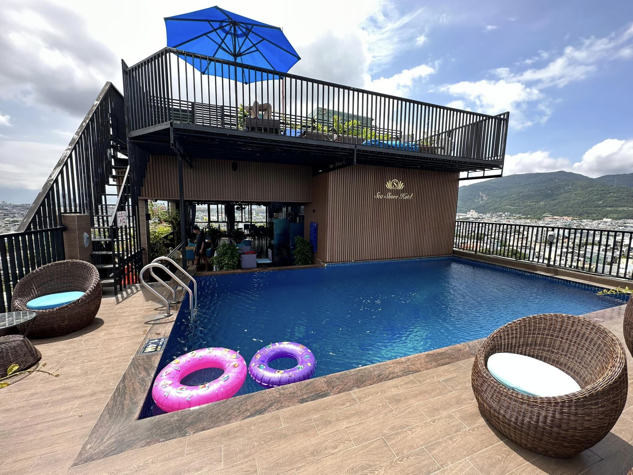 SeaShore Hotel & Apartment