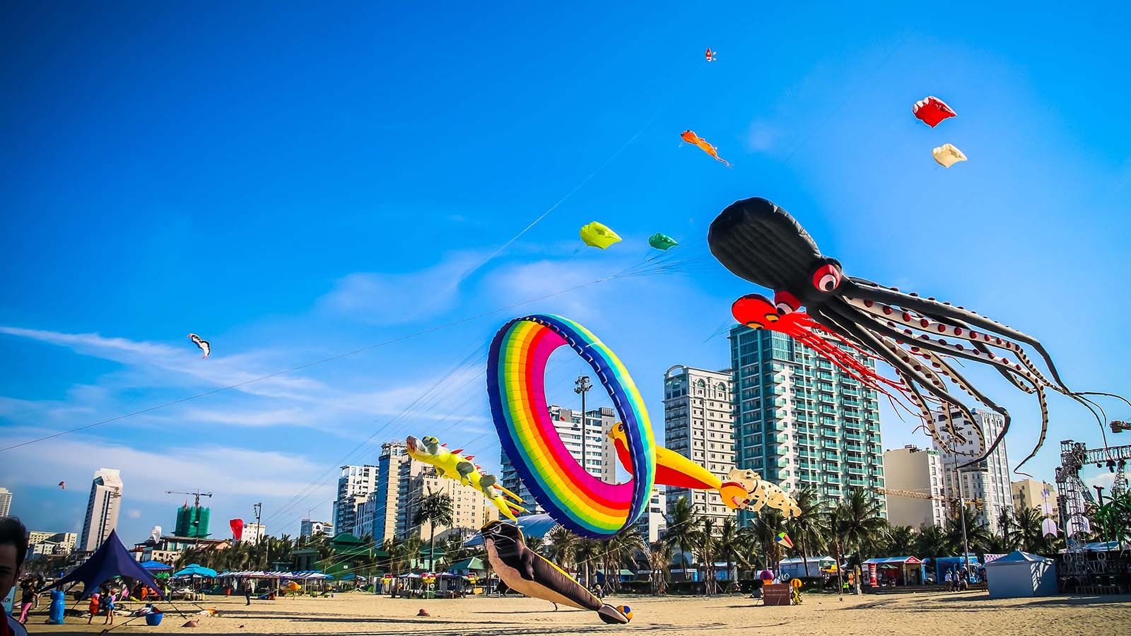 Lễ hội tận hưởng Đà Nẵng 2025 hè sôi động đón chờ du khách