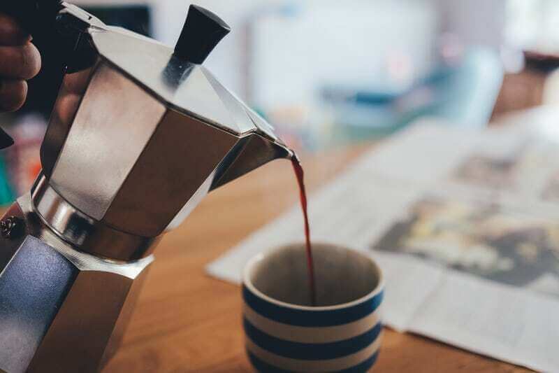 Pha Cà Phê Bằng Moka Pot: Hướng Dẫn Chi Tiết Và Những Kinh Nghiệm Đặc Biệt