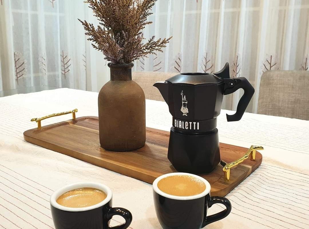 Pha Cà Phê Bằng Moka Pot: Hướng Dẫn Chi Tiết Và Những Kinh Nghiệm Đặc Biệt