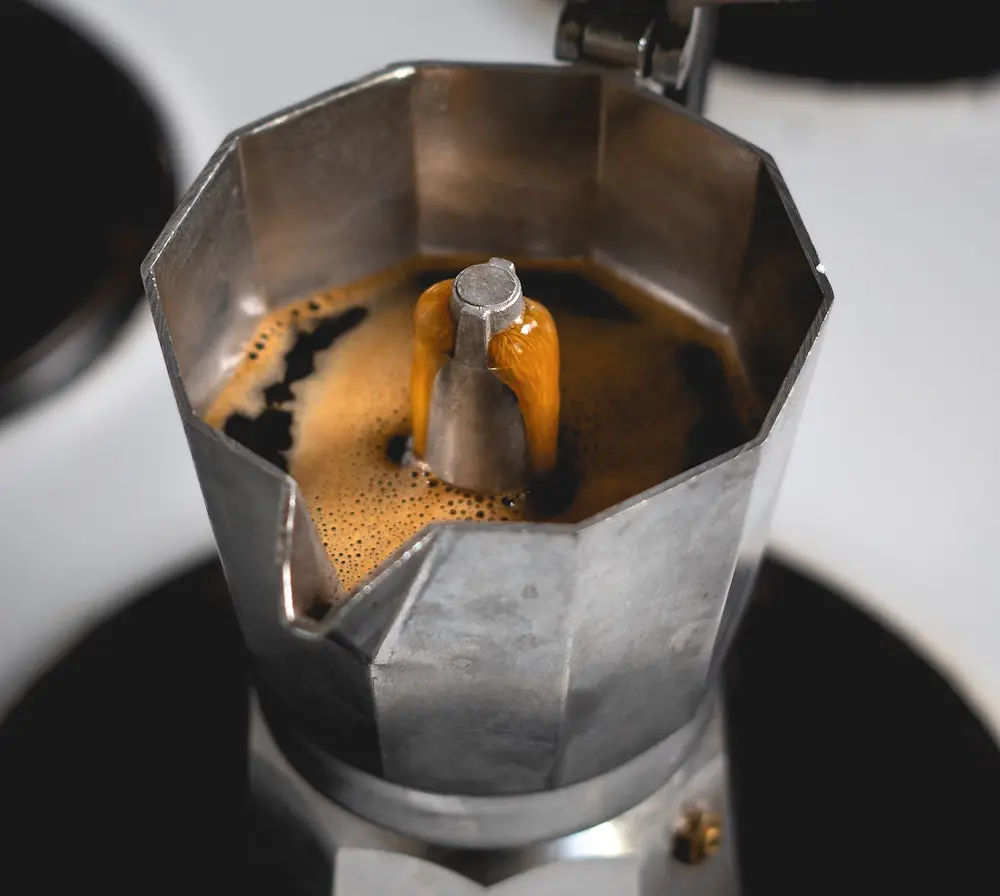 Pha Cà Phê Bằng Moka Pot: Hướng Dẫn Chi Tiết Và Những Kinh Nghiệm Đặc Biệt