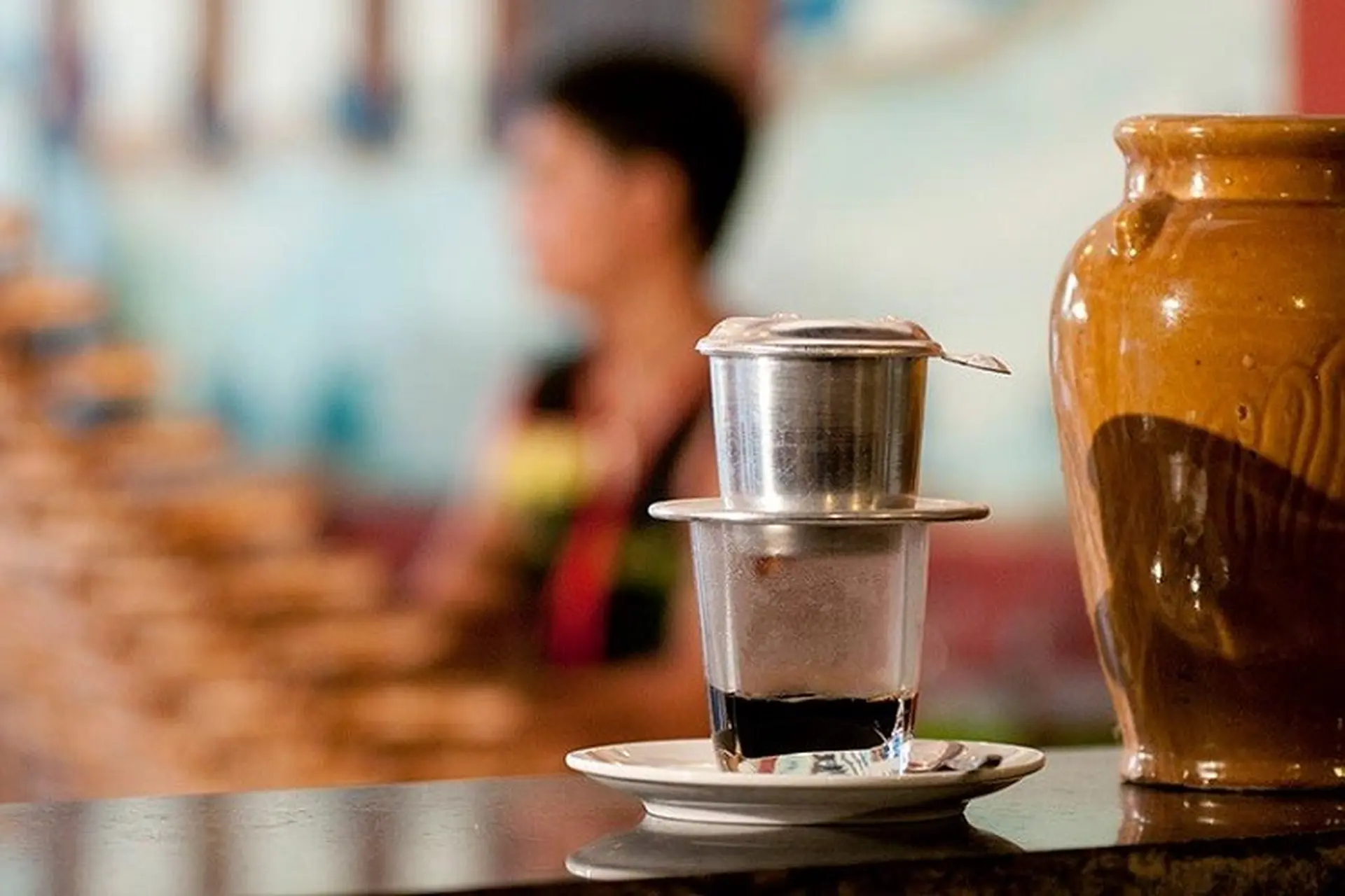 Pha cà phê để qua đêm được không? Cách bảo quản cà phê giữ nguyên chuẩn vị