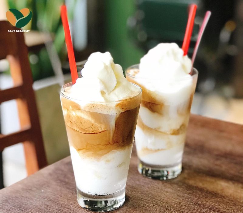Pha cà phê dừa – Hành trình khám phá hương vị ngọt béo cùng The Cups Coffee