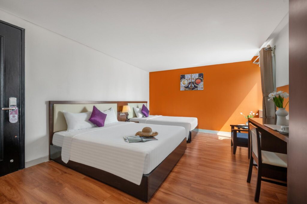 khách sạn đường Phạm Văn Đồng Đà Nẵng