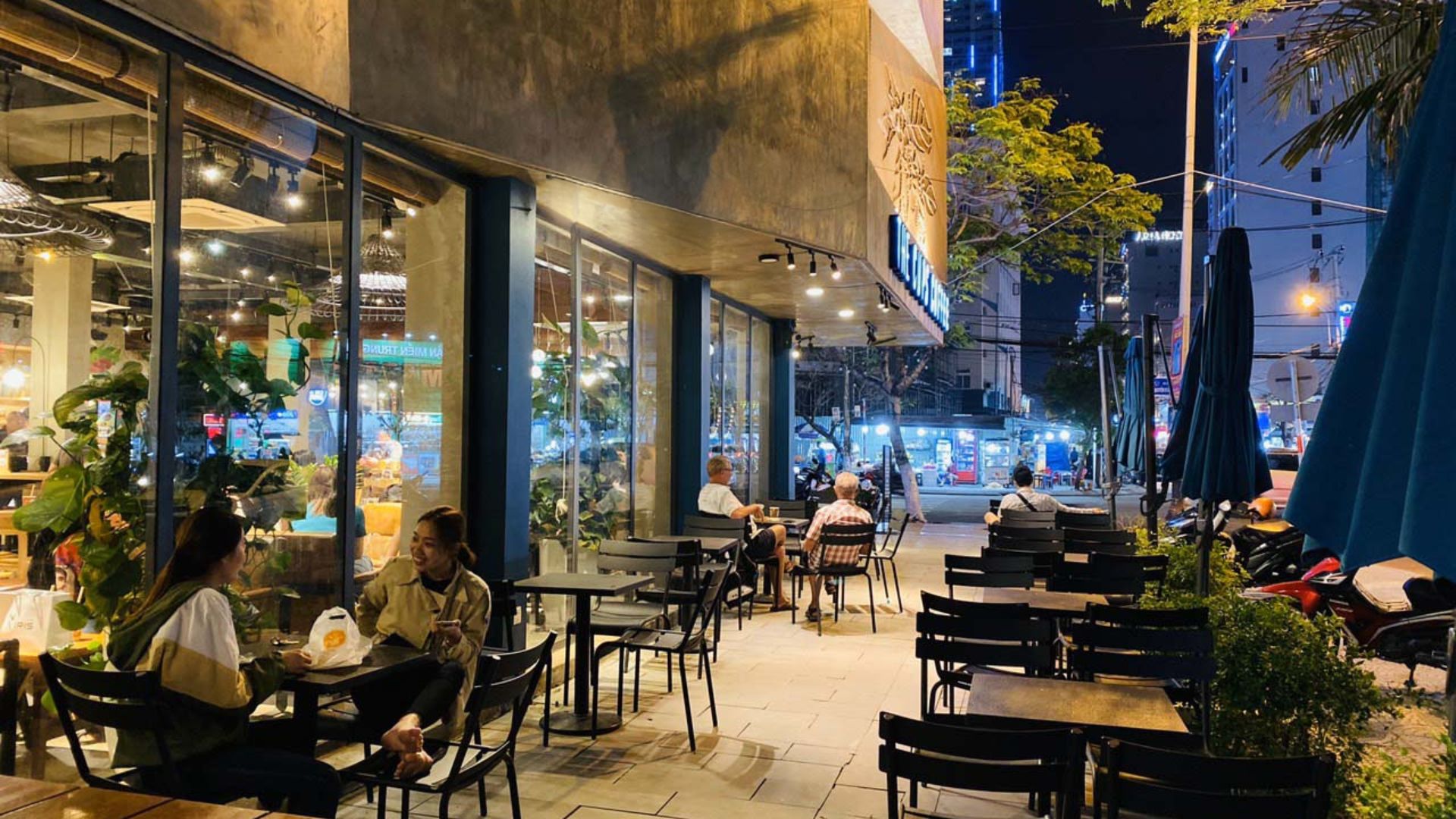 quán cafe dành cho dân du lịch