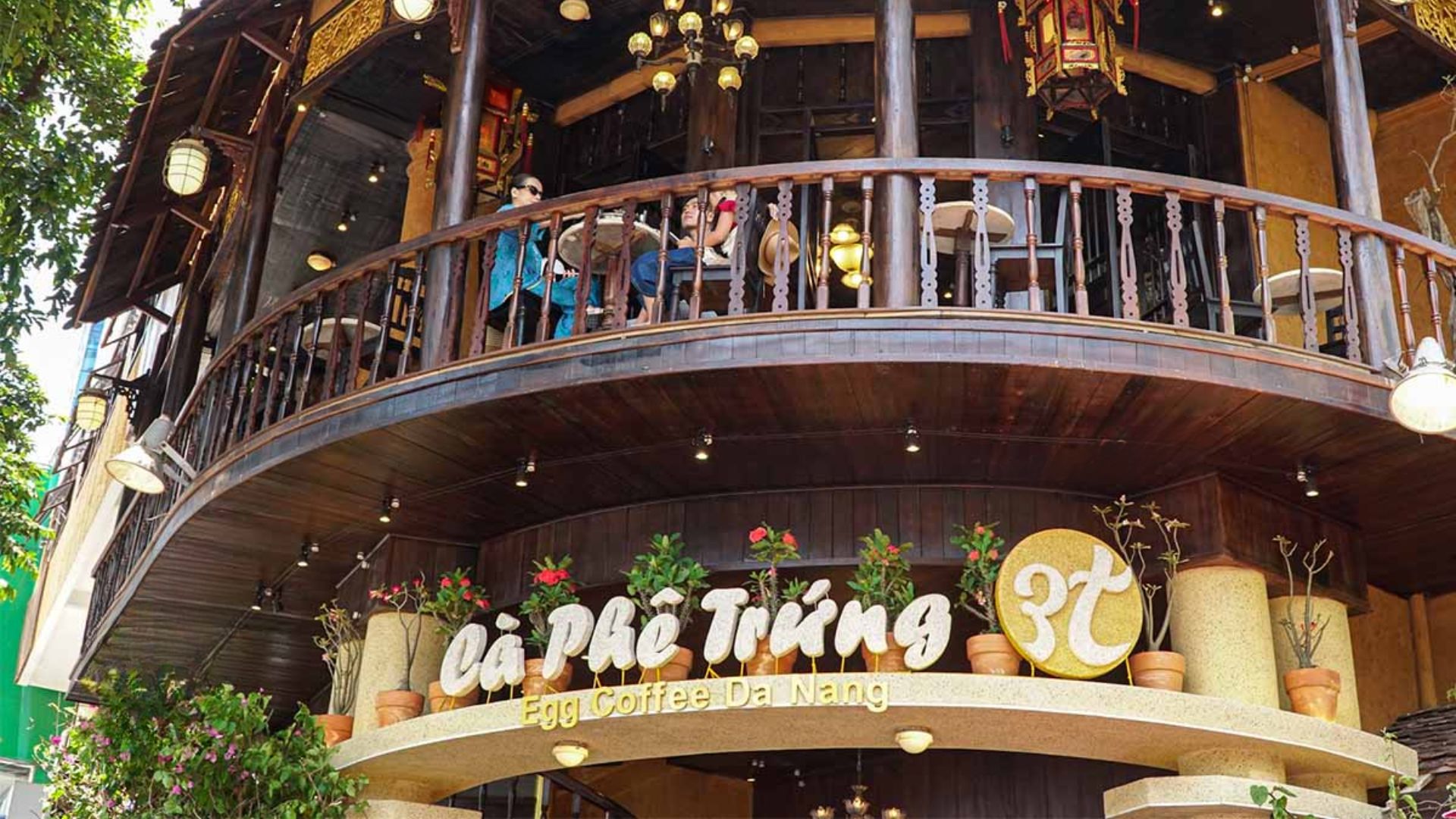 quán cafe đẹp gần cầu Rồng