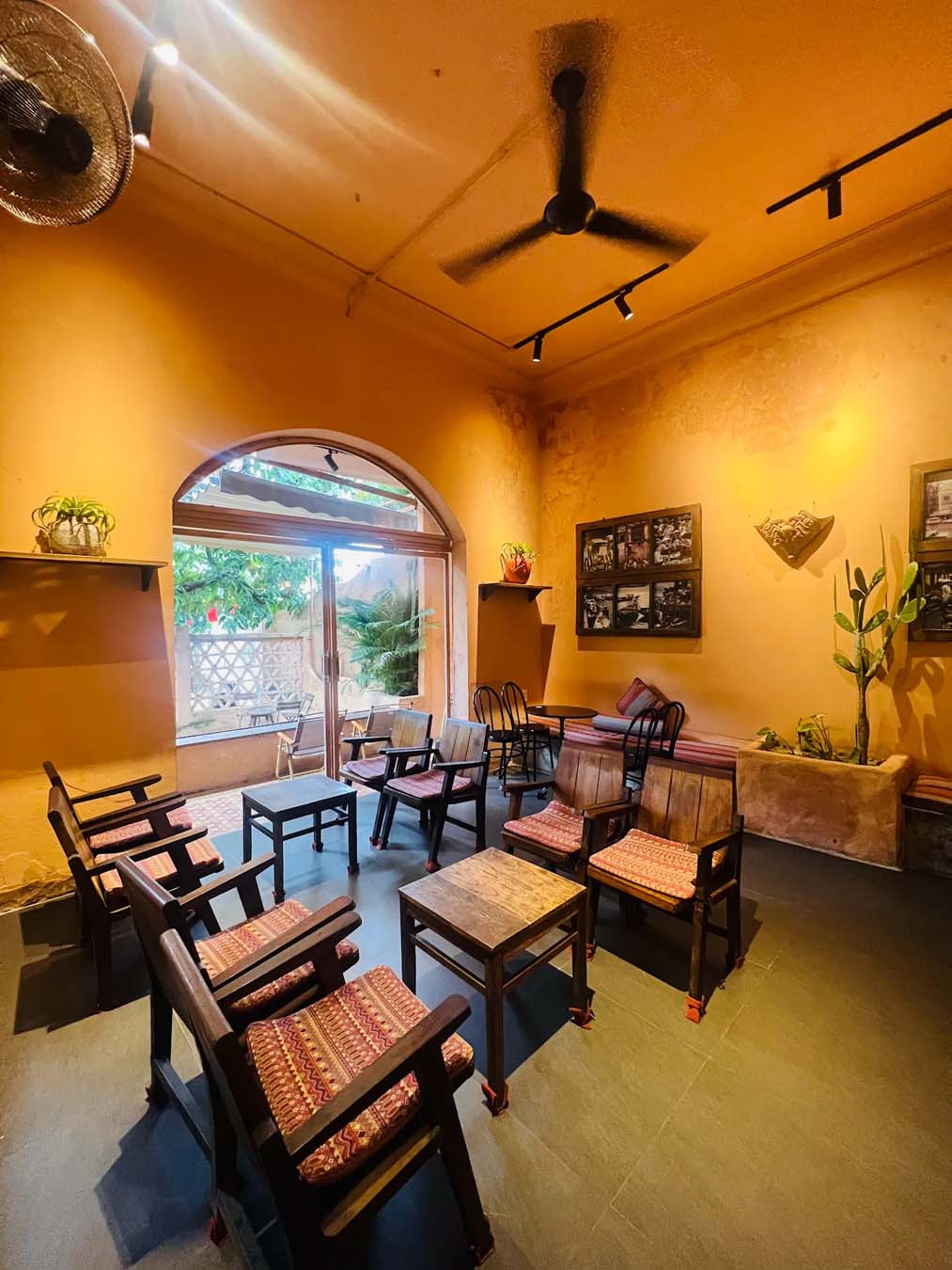 Review Cửa Ngõ Café Đà Nẵng – Khám Phá Không Gian Tây Bắc Độc Đáo Giữa Lòng Phố Biển