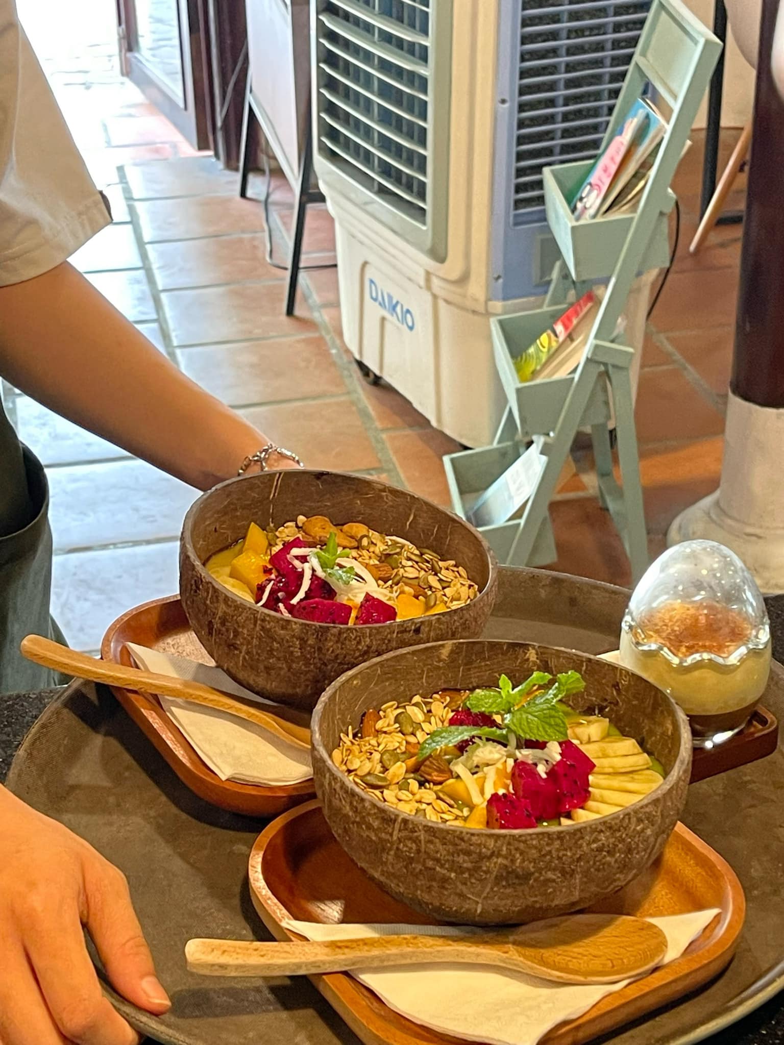 Review Puna Coffee &#038; Cake Đà Nẵng: Khám Phá Không Gian Cà Phê Đậm Chất Châu Âu Giữa Lòng Đà Nẵng