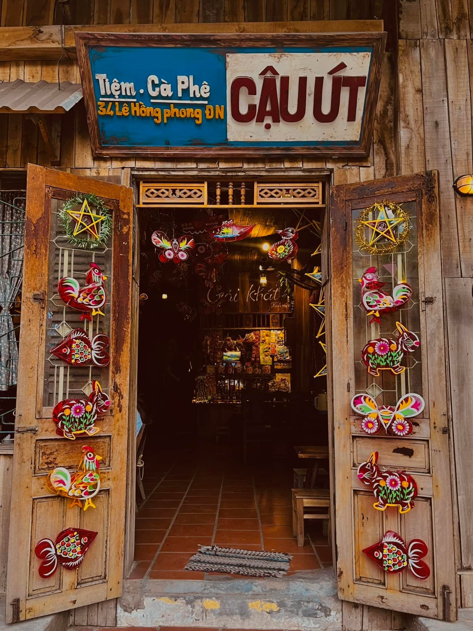 Review Tiệm Cà Phê Cậu Út – Hành Trình Hoài Niệm Giữa Lòng Đà Nẵng Cùng The Cups Coffee