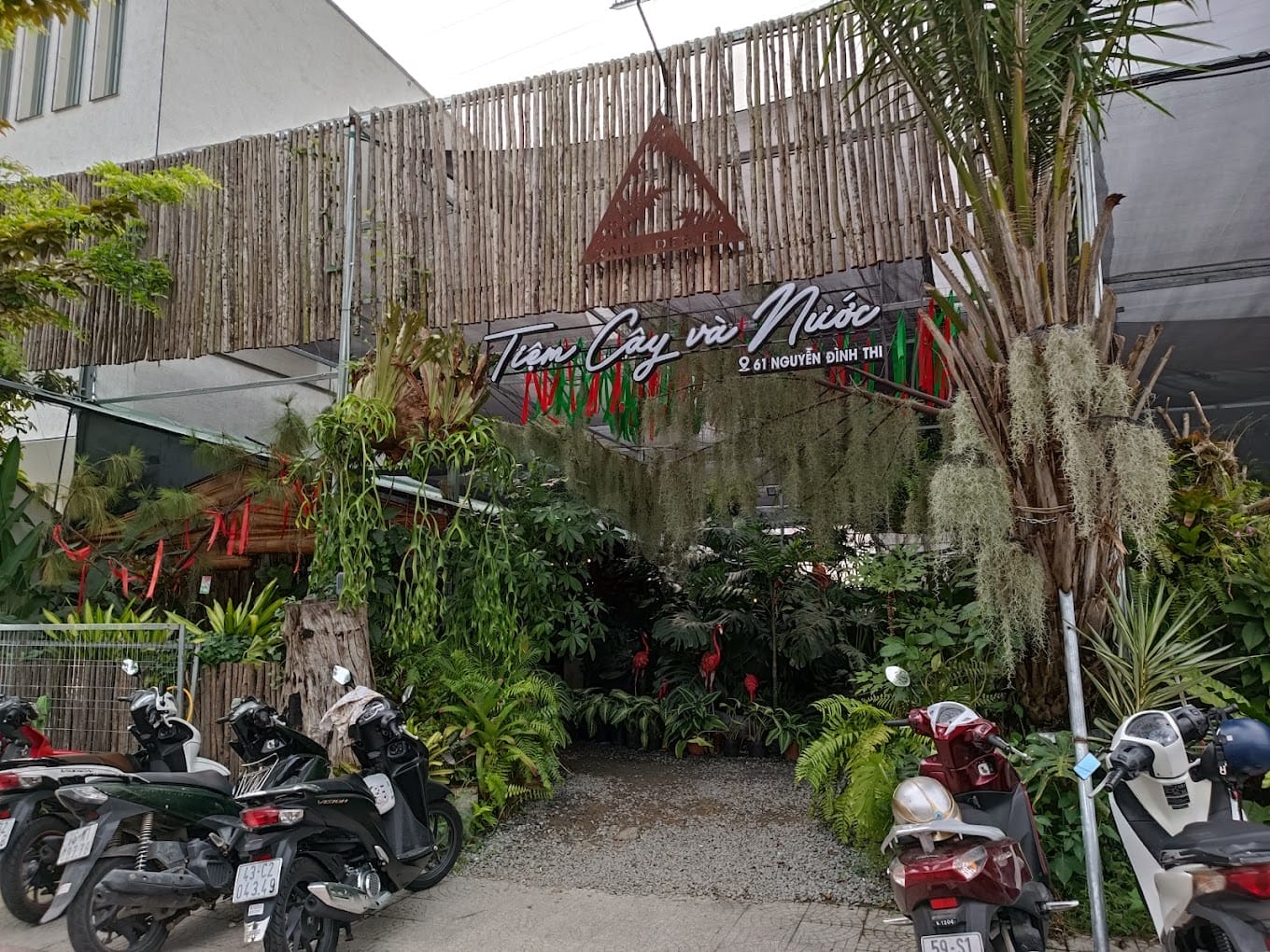 Review Tiệm cây và nước: Khu vườn nhiệt đới cho những tâm hồn yêu thiên nhiên