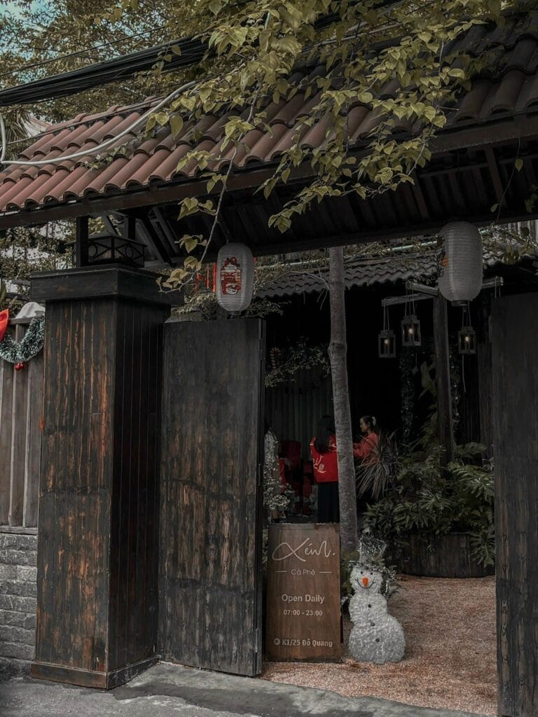 Review Xém. Cà Phê – Hành trình khám phá không gian hoài cổ giữa lòng Đà Nẵng cùng The Cups Coffee