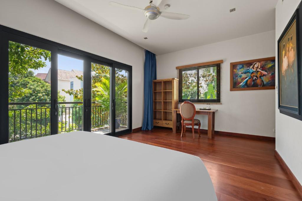 khách sạn ở gần đại học phương đông