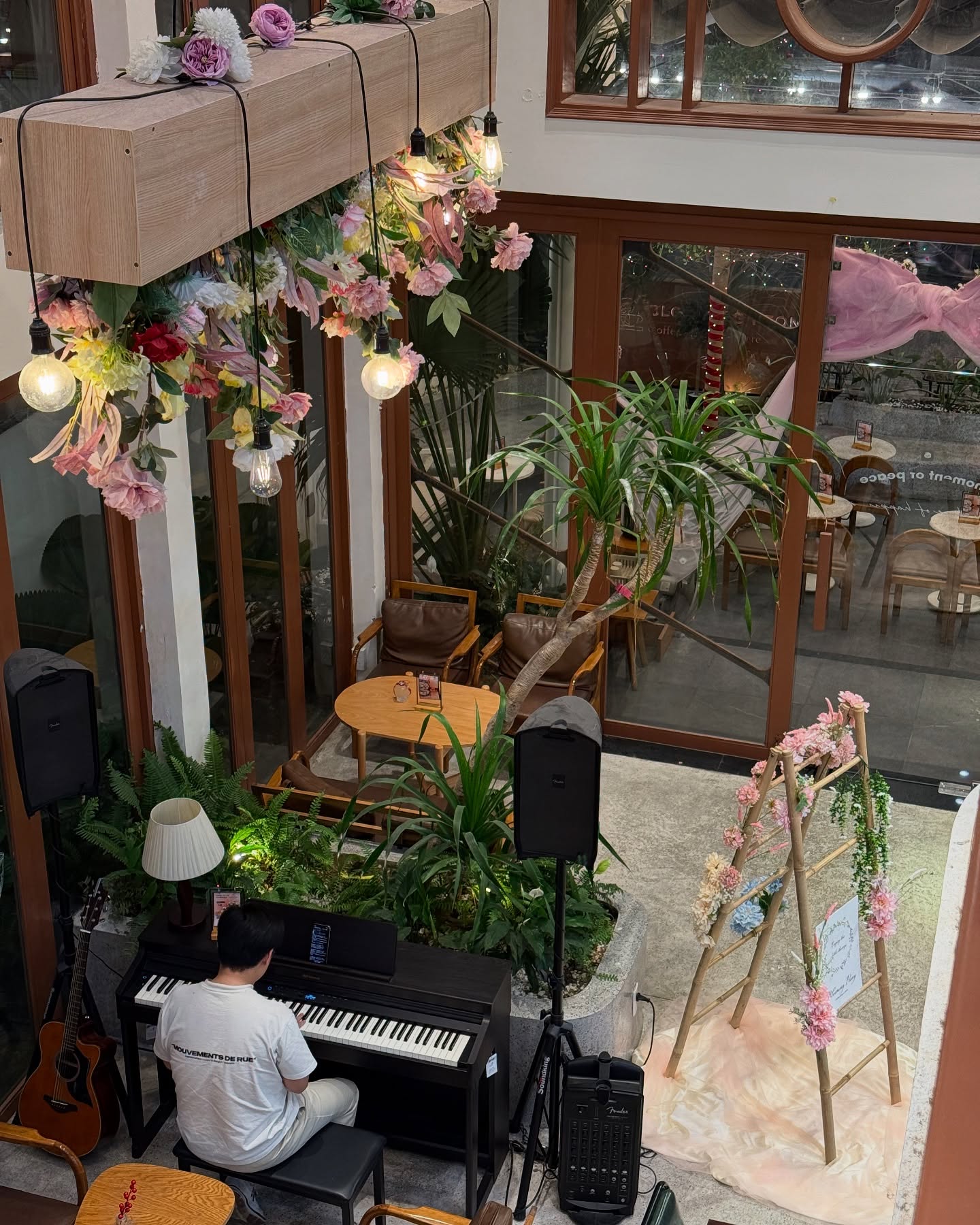 Khu vực bên ngoài