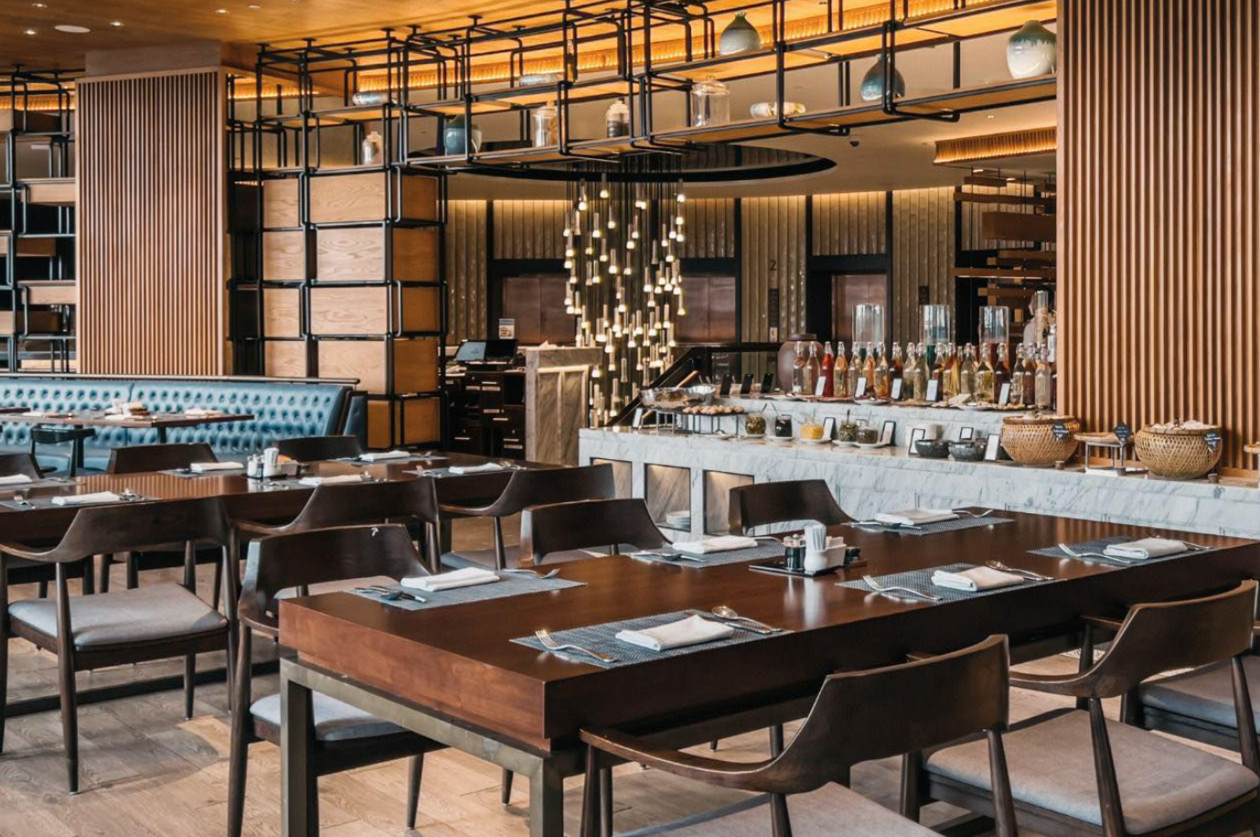 Không gian bên trong Hilton mang phong cách châu Âu hiện đại, pha lẫn sự tinh tế Á Đông