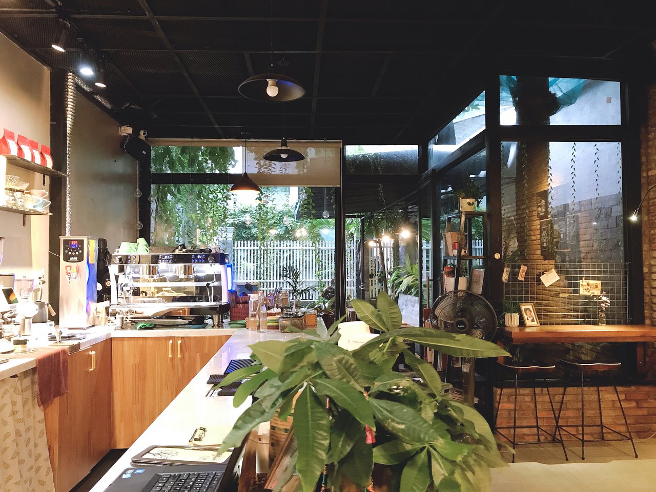 Không gian trong nhà