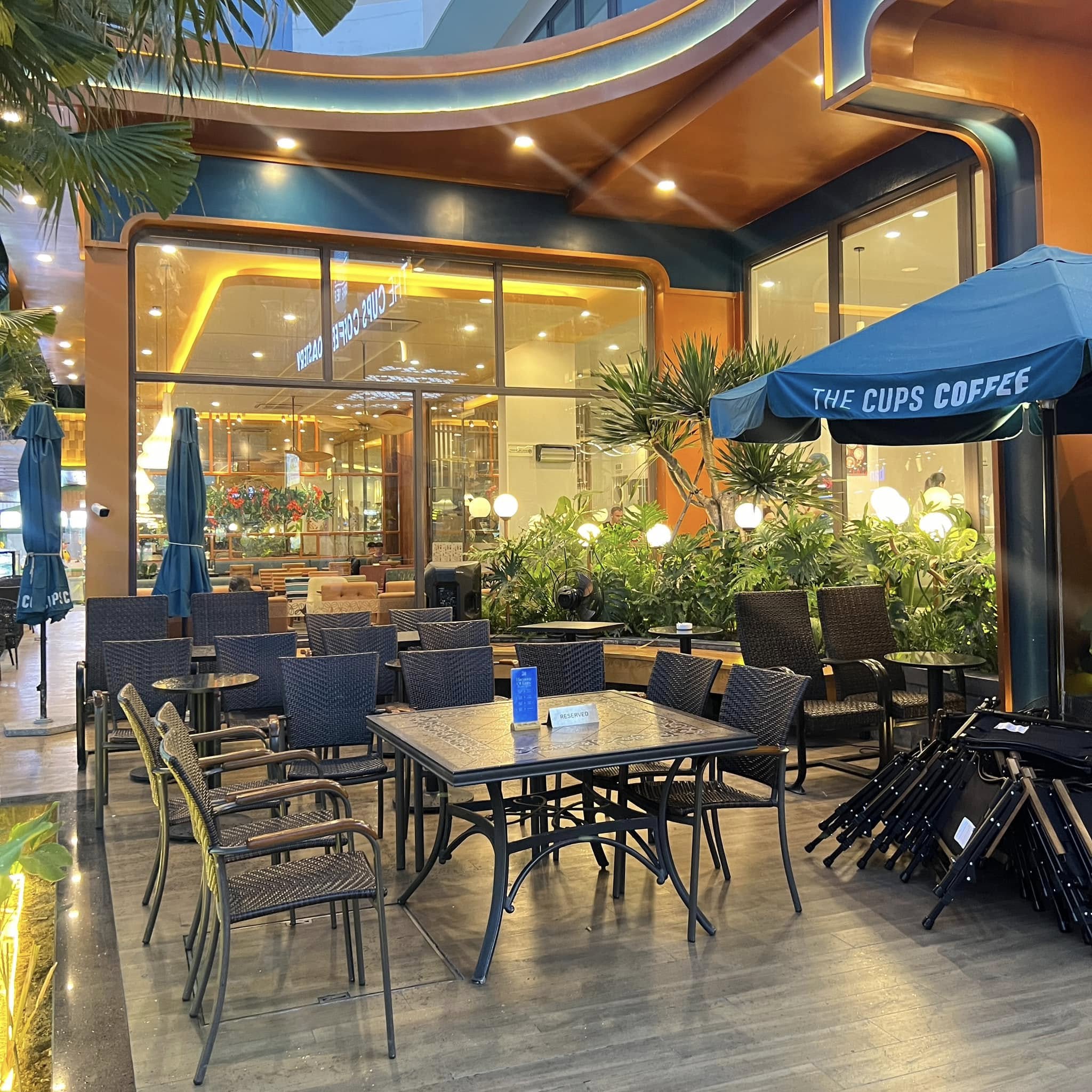 Khu vực bên ngoài