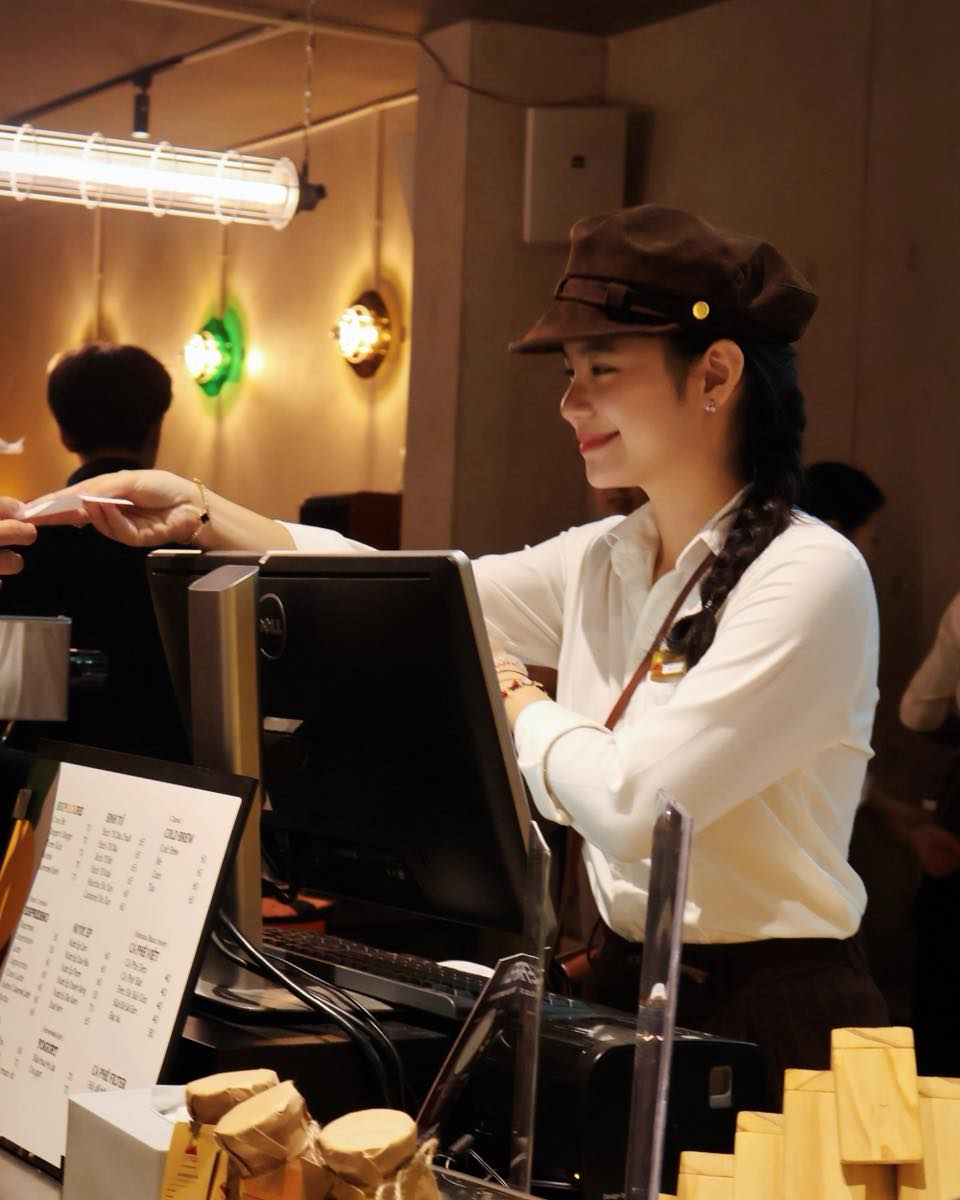 Nhân viên nhiệt tình, thân thiện