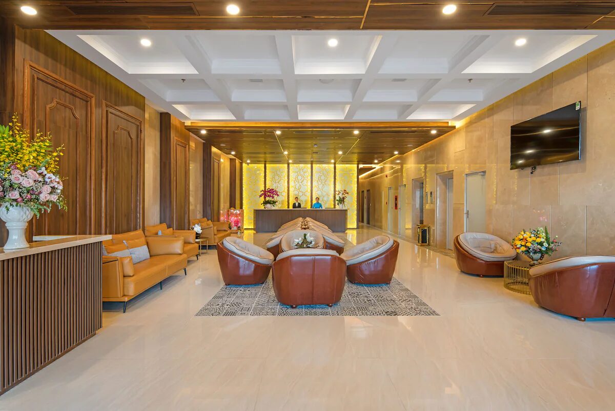 khách sạn ở gần đại học phương đông