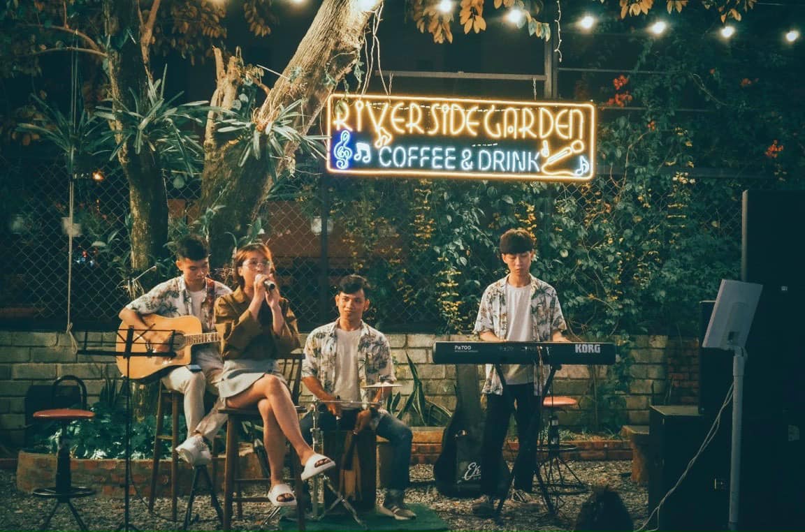 Riverside Garden Coffee and Drink