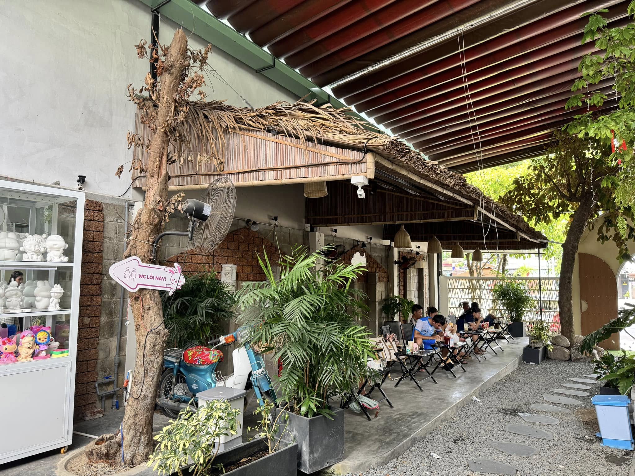 Vị trí và địa điểm của quán