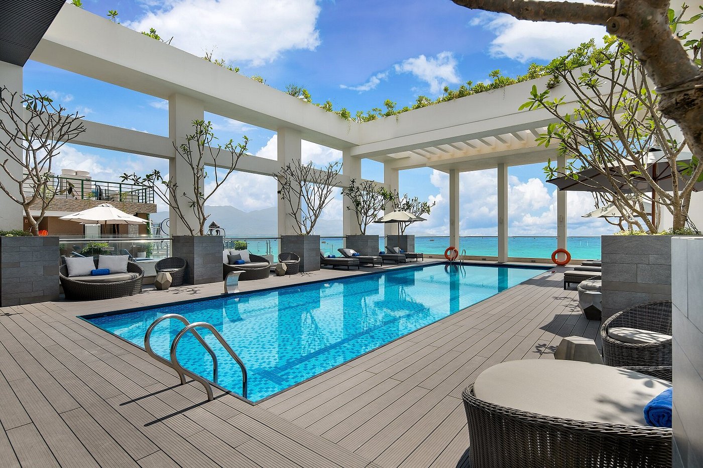 Paris Deli Danang Beach