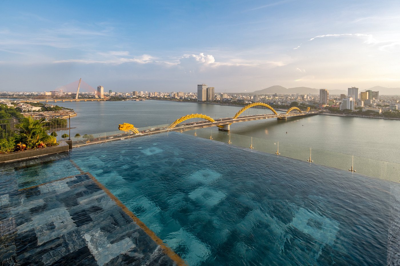 Caro Premium Danang Hotel