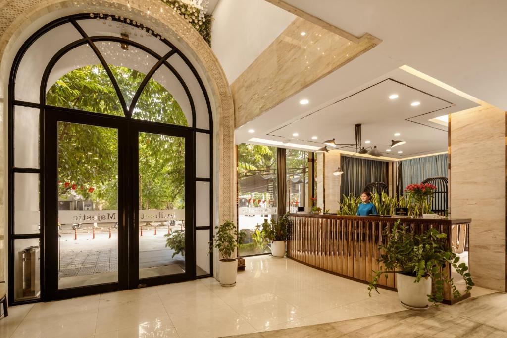 Brilliant Majestic Hotel