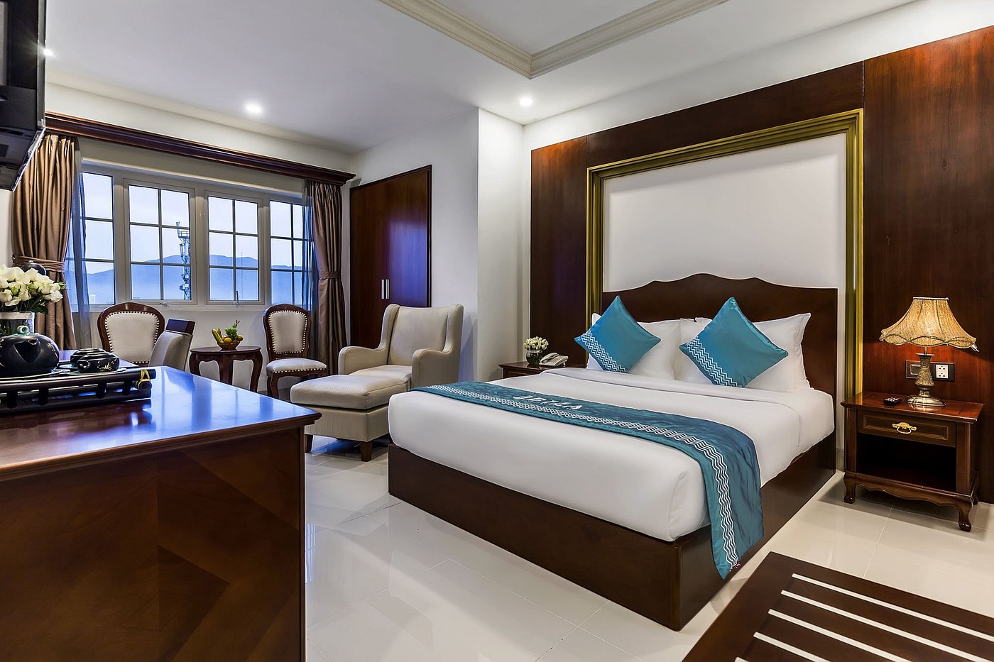 Ibiza Riverfront Hote