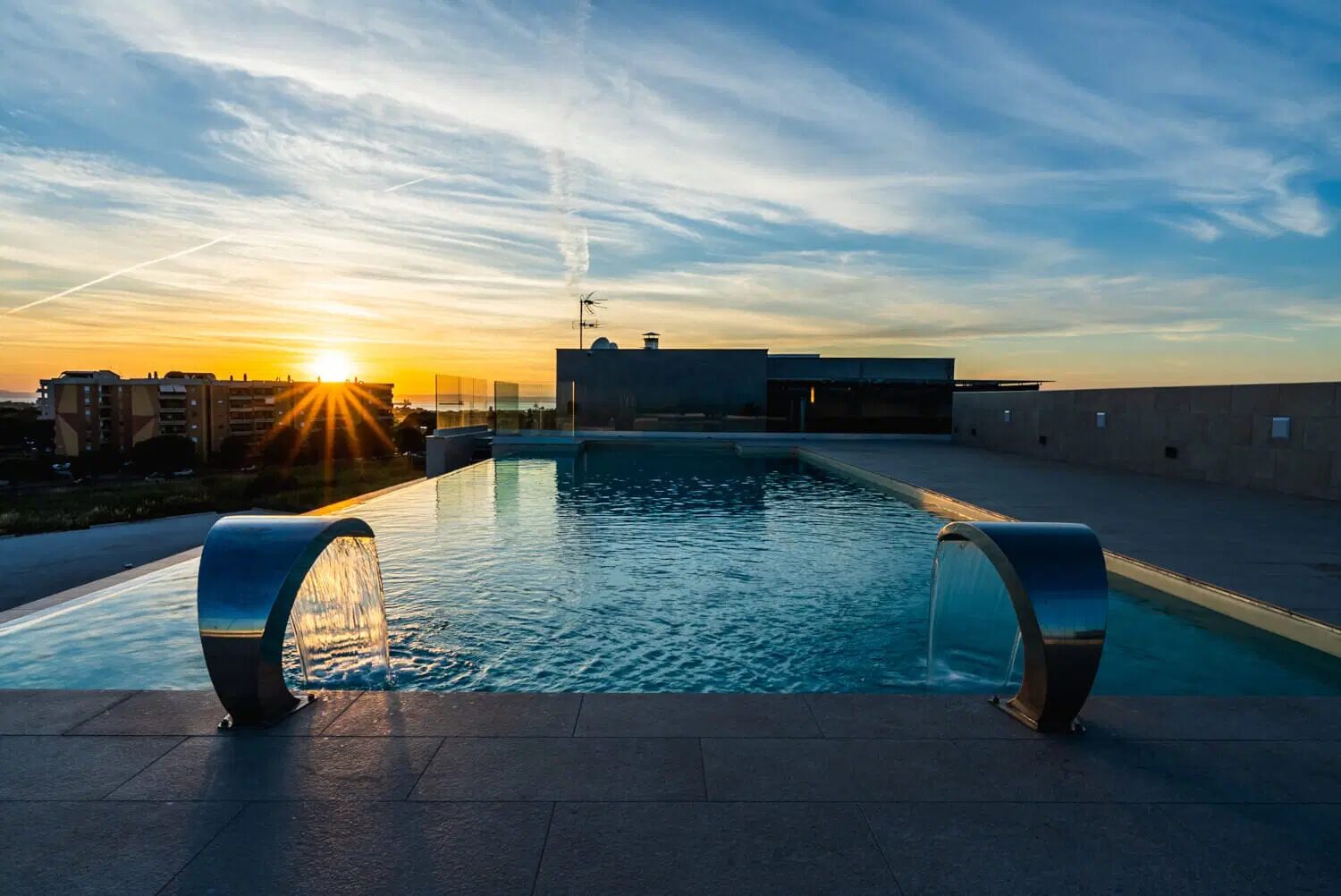 khách sạn ở gần đại học kiến trúc