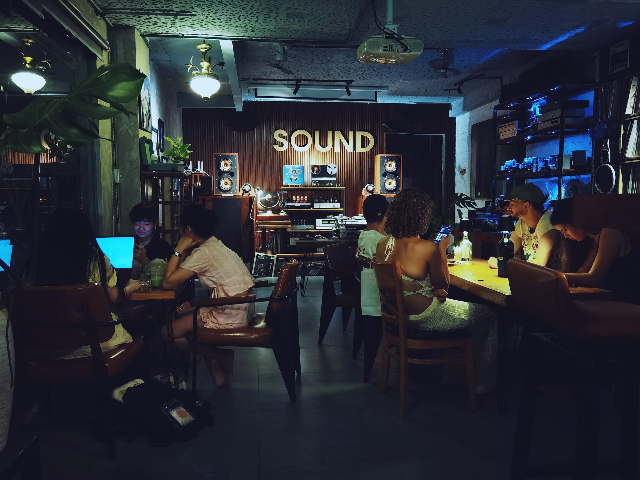 Sound cafe