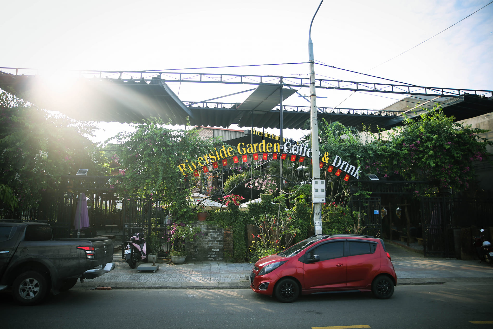 Riverside Garden Coffee and Drink