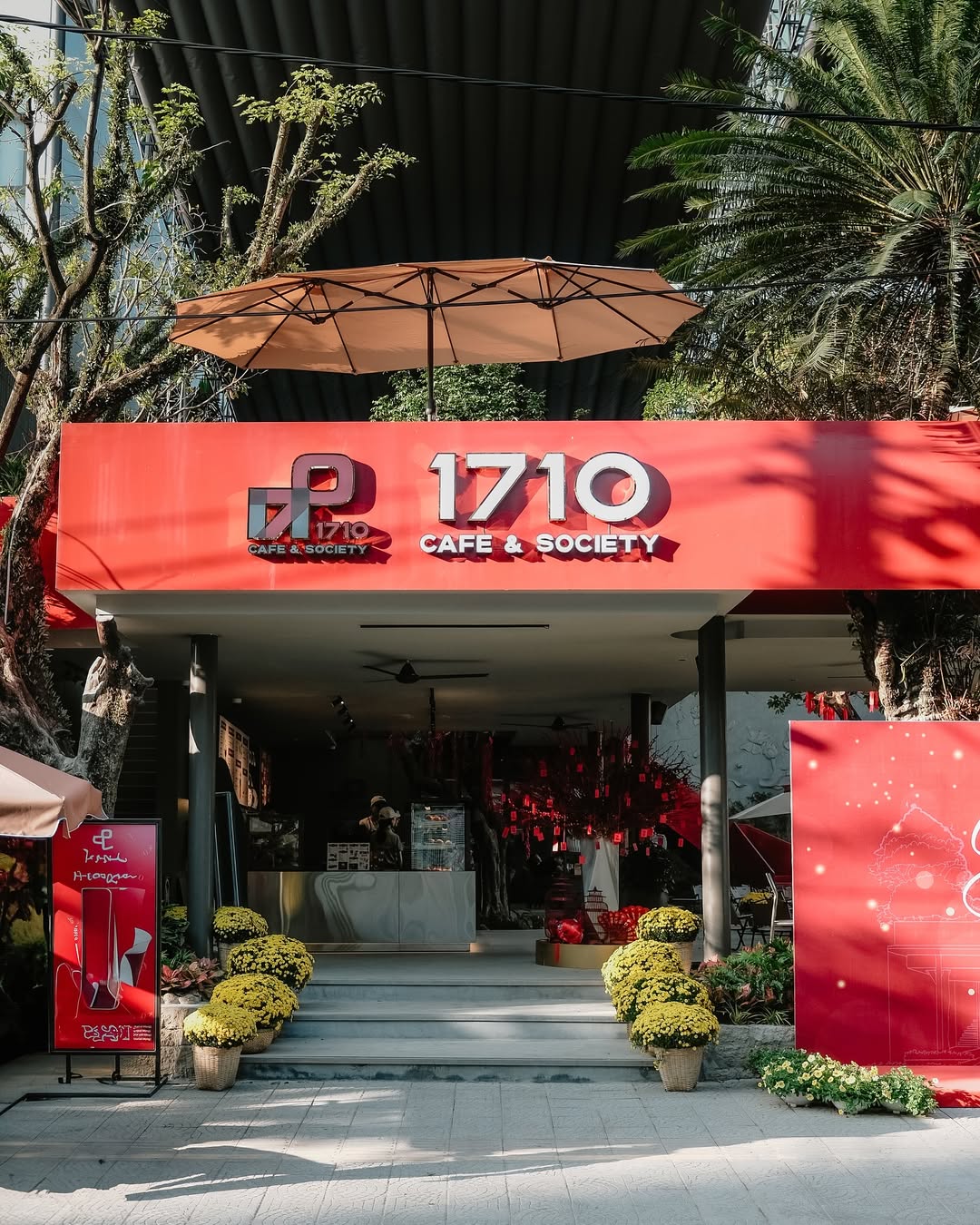 1710 Cafe and Society