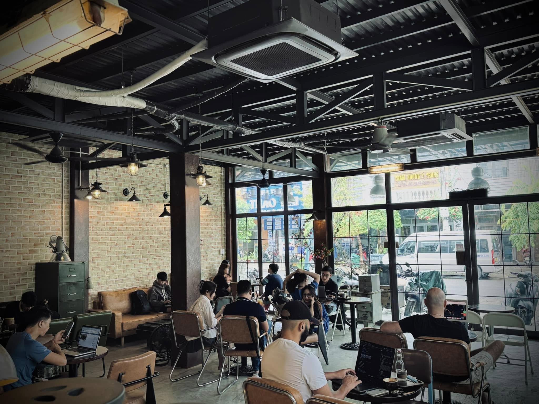 L Stand Coffee & Tea