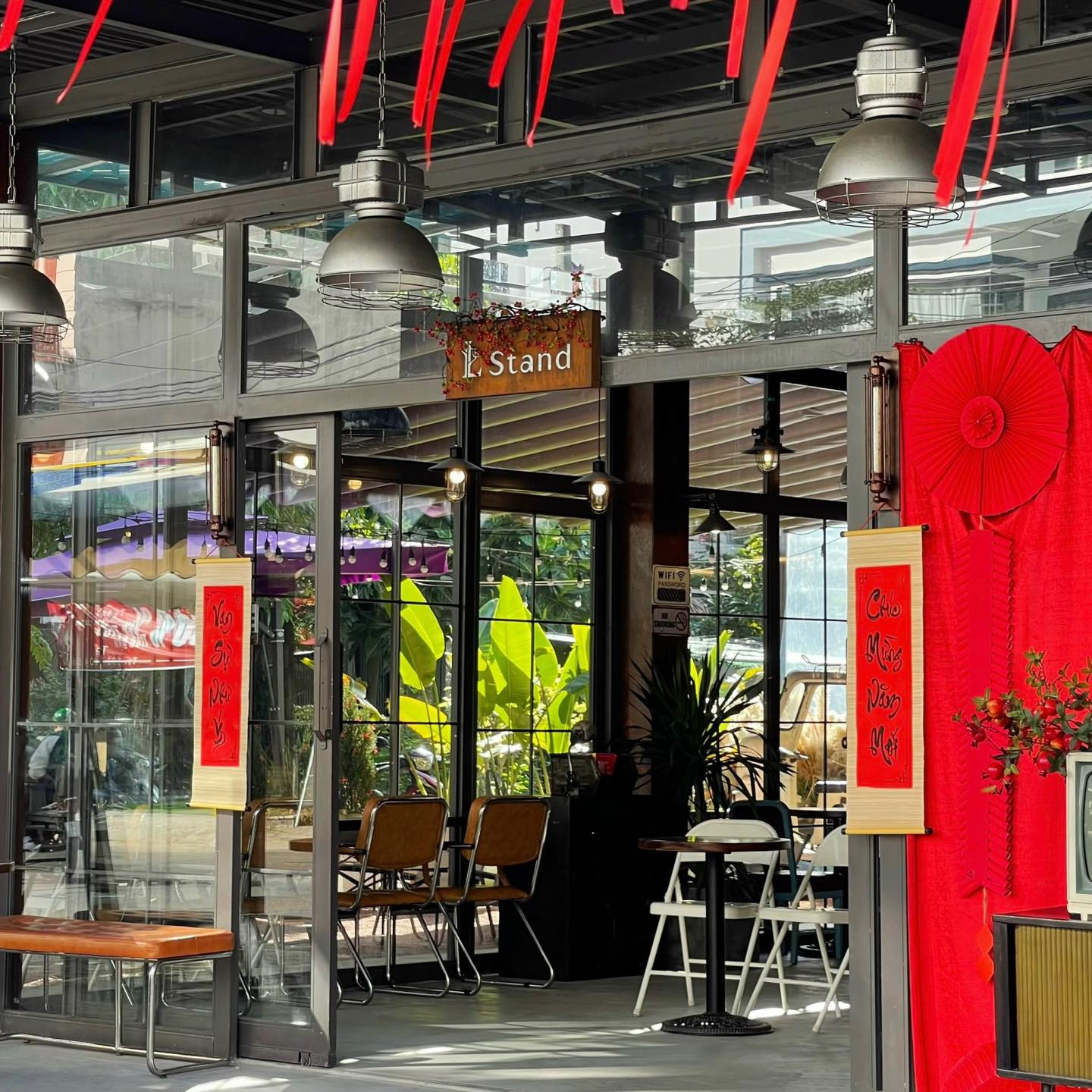 L Stand Coffee & Tea