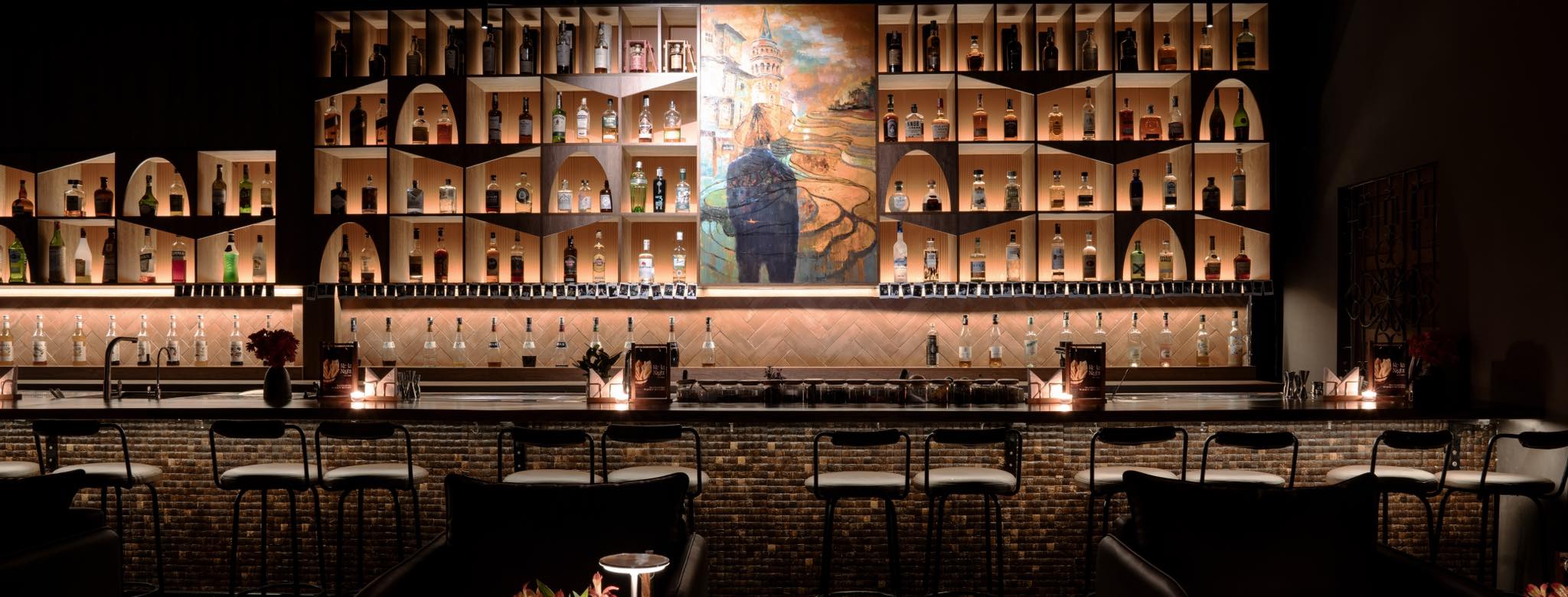 Vấn Cocktail Bar l