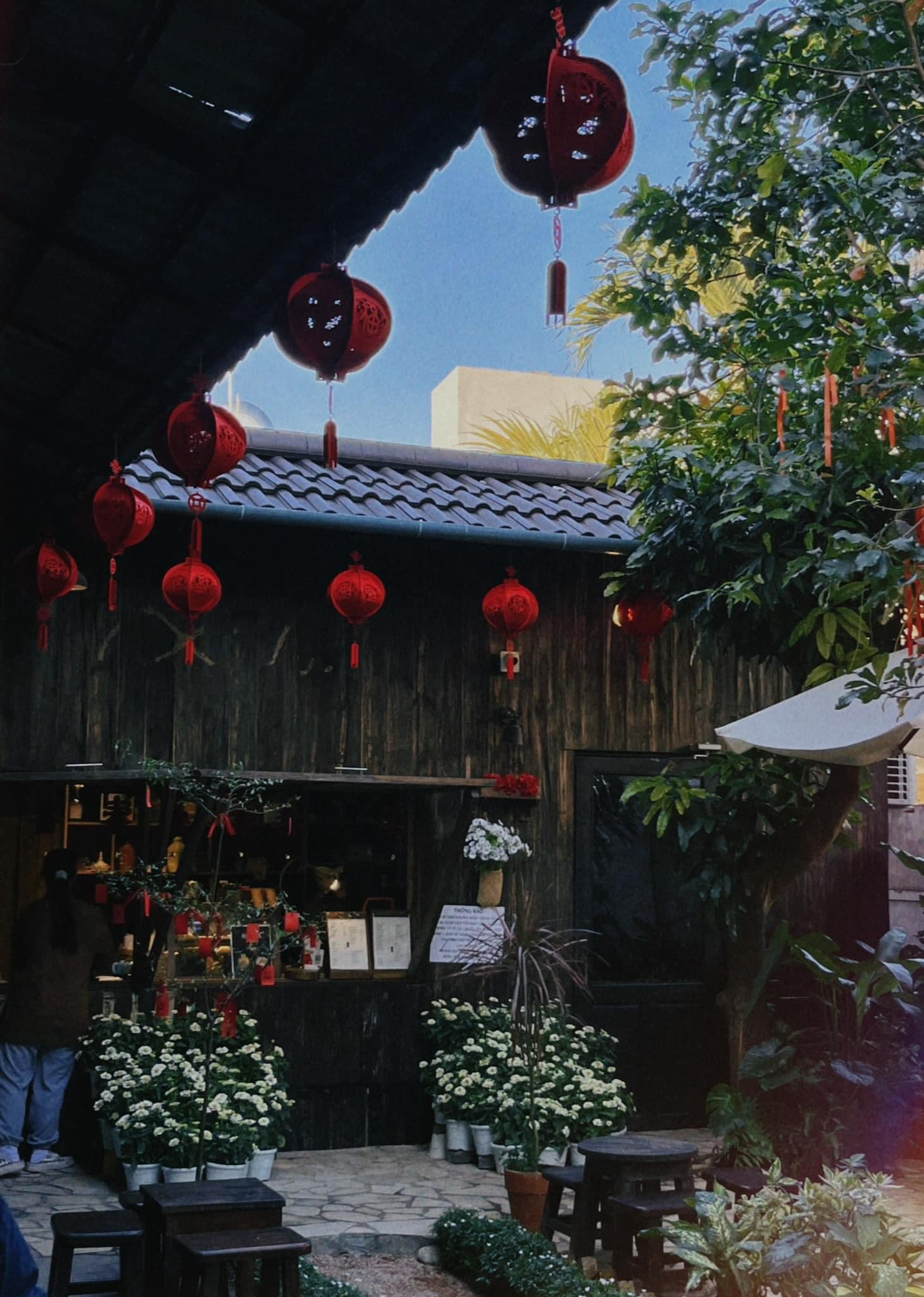 Hình ảnh và không gian quán