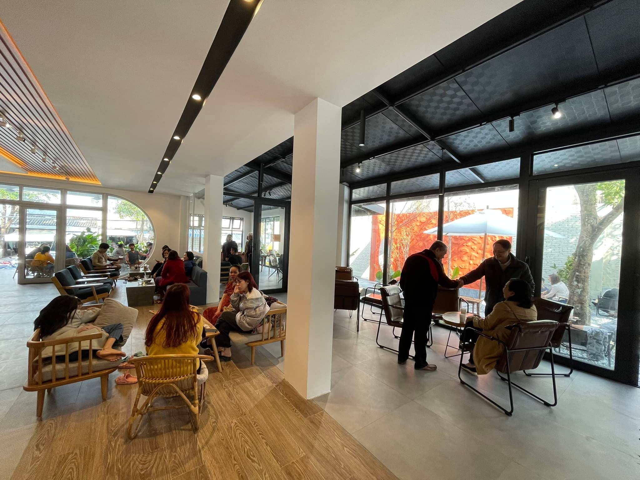 đánh giá không gian và hình ảnh