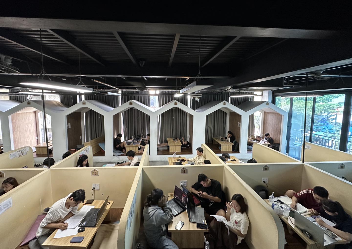 Đánh giá không gian & hình ảnh