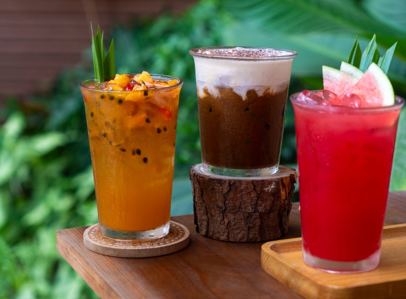 Các nhóm đồ uống chính gồm cà phê, cacao, trà, sinh tố, matcha và nước ép