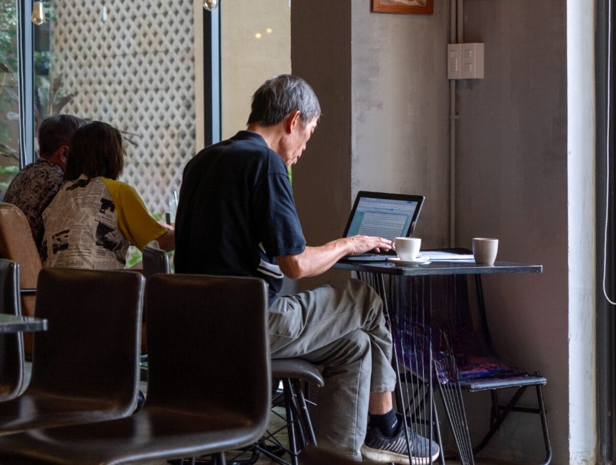 Một số ý kiến nhận xét đồ uống ở mức bình thường nhưng phù hợp với không gian và mức giá