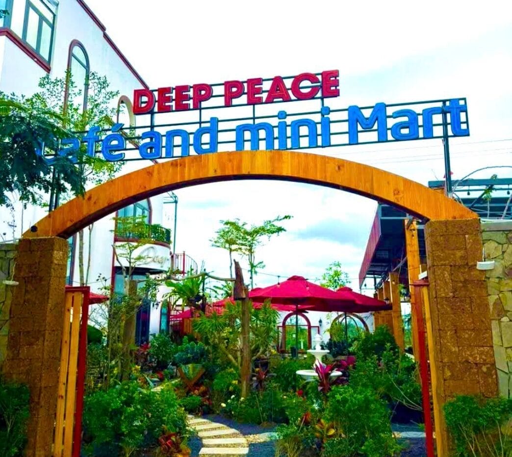 Đường đến quán thuận tiện, xe máy hay ô tô đều có thể tiếp cận dễ dàng